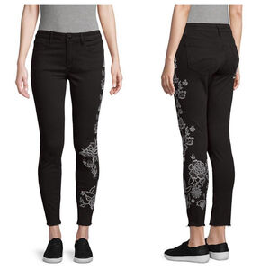 Driftwood Jackie Jeans NWOT Mid Rise Black Floral Embroidered 31x28 Boho Raw Hem